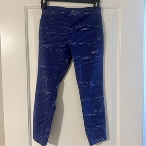 Nike Cropped Blue Pattern Leggings